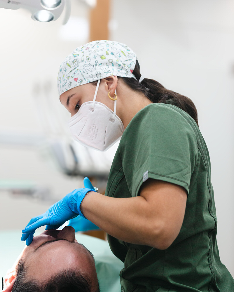 Endodoncia en Oviedo con la Dra Luisa Castillo en el Centro Odontológico Miguel González 1
